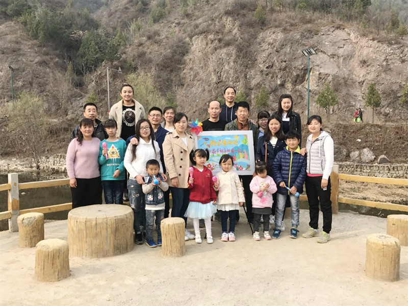 紙罐定制廠家軍興溢美相親相愛(ài)一家人古北水鎮(zhèn)春游啦 紙罐定制廠家軍興溢美相親相愛(ài)一家人古北水鎮(zhèn)春游啦
